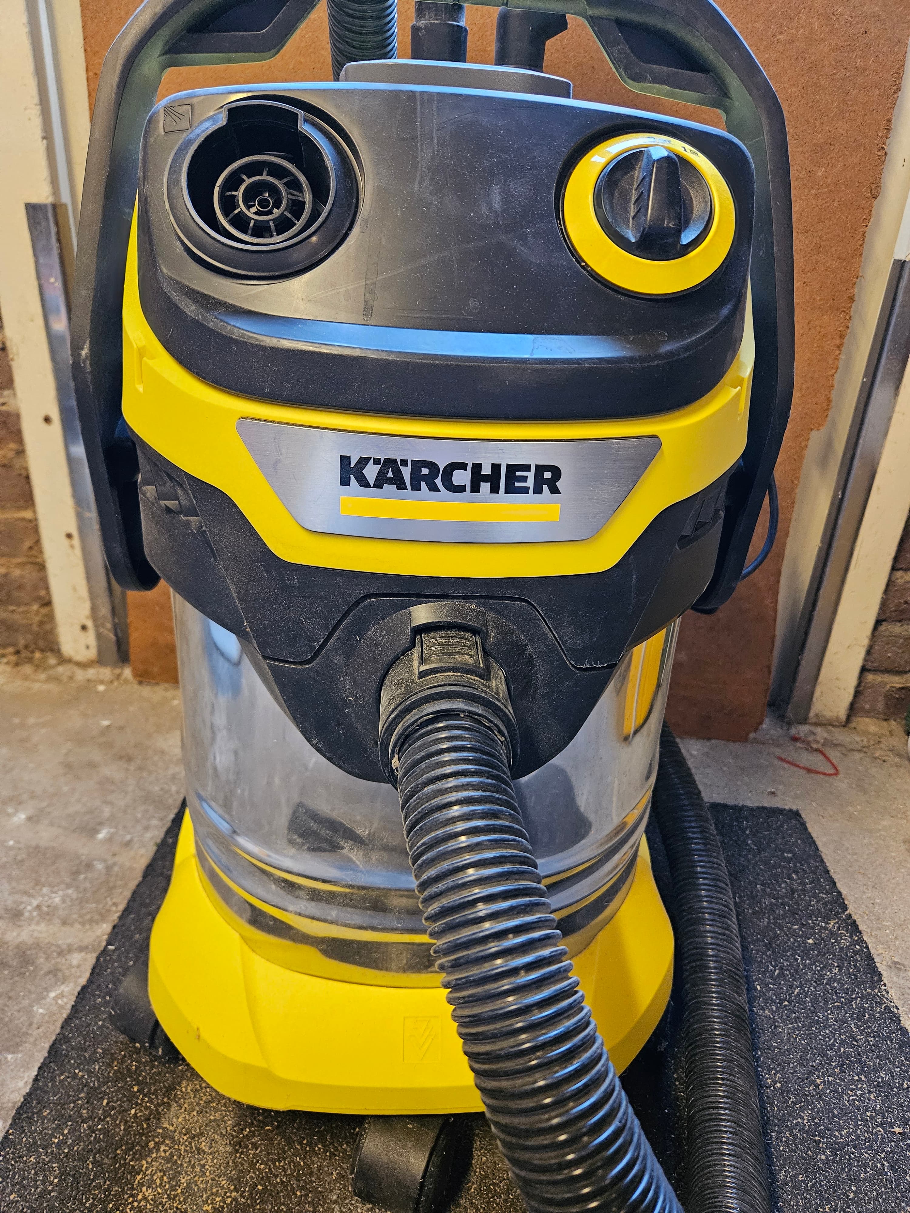 KärcherWD5 S (Nat en droog) Bouwstofzuiger huren