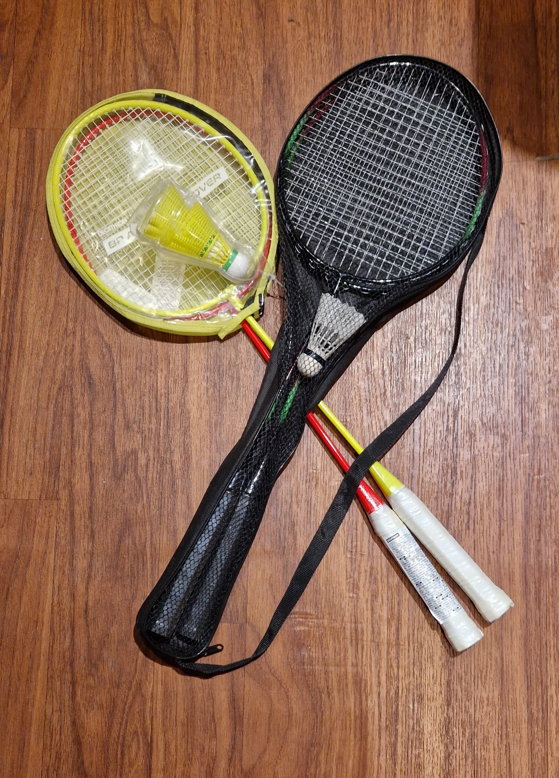 4 badminton rackets