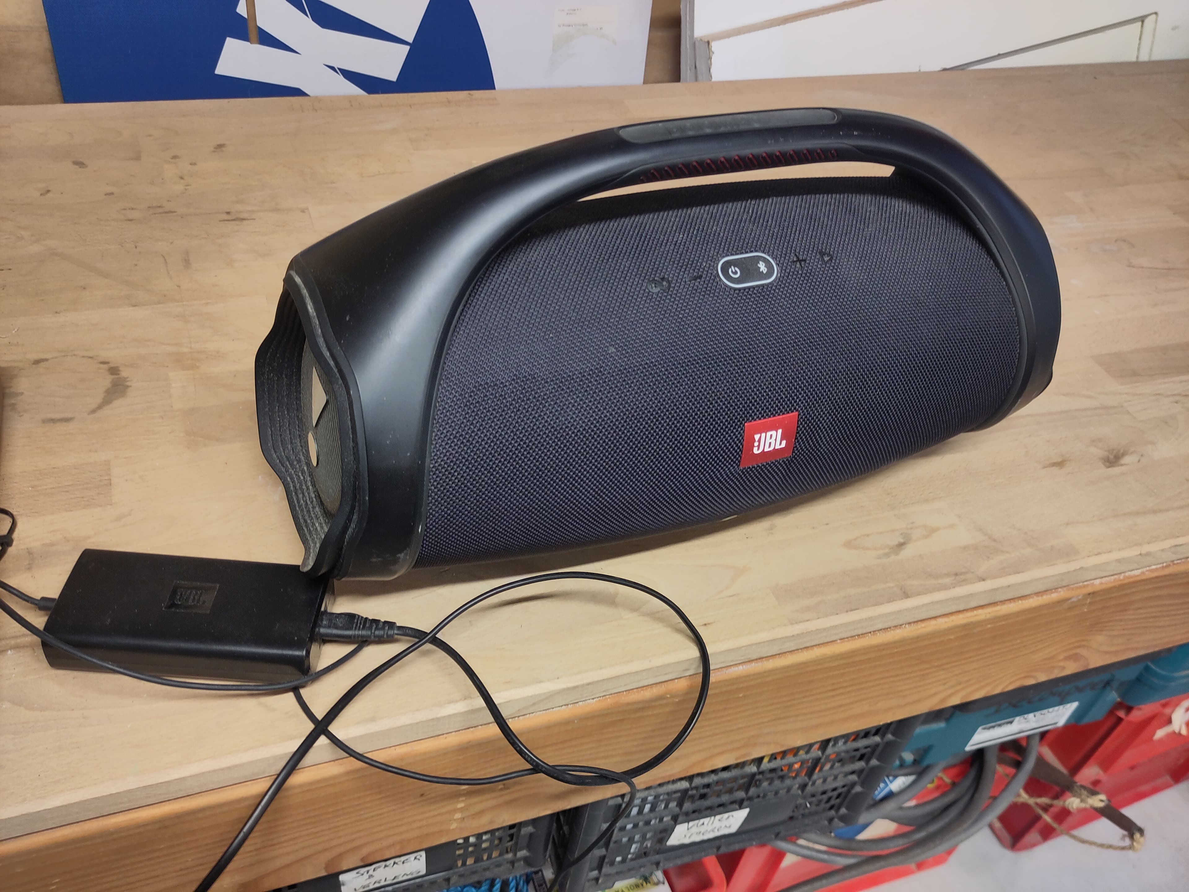 JBL Boombox 2