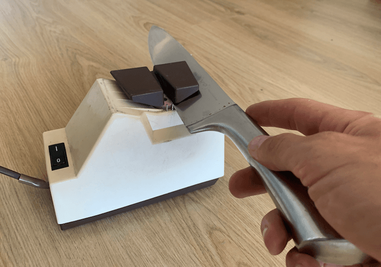 Elektrische messenslijper