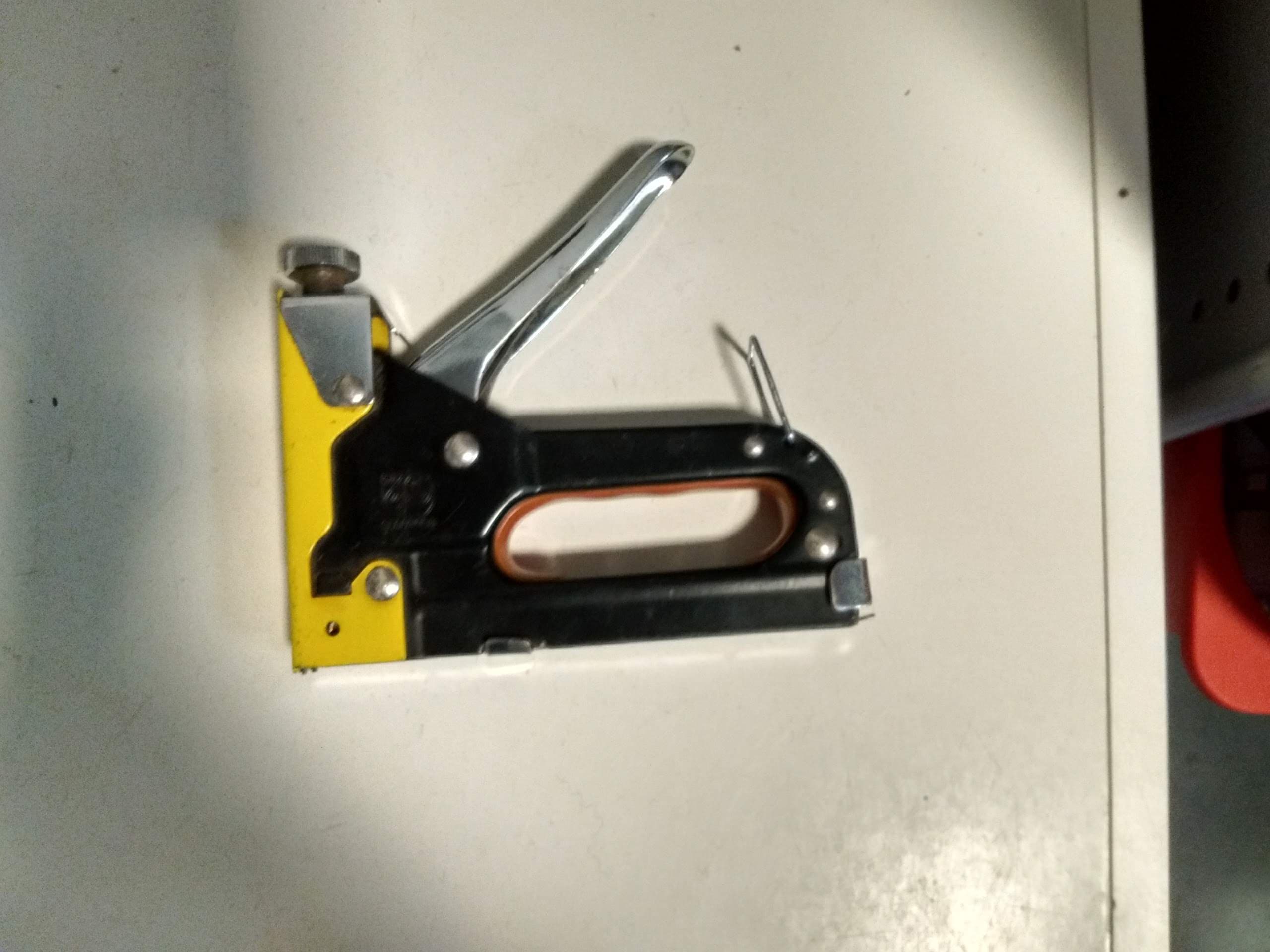 Nietmachine