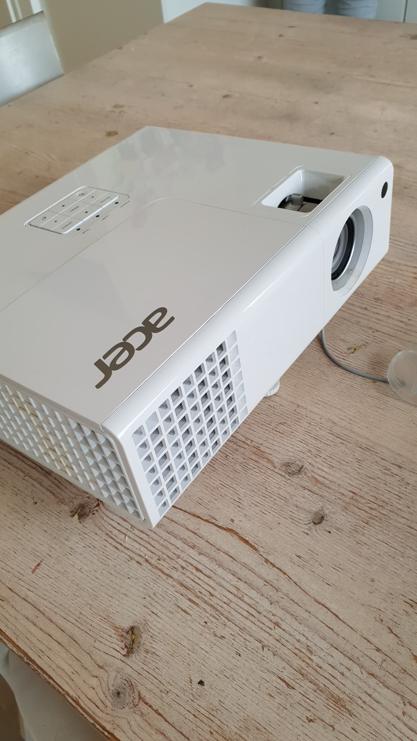 Beamer met HDMI aansluiting 3000 lumen 