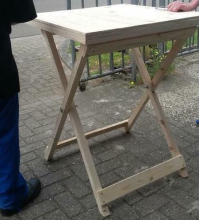 Mooie houten statafel
