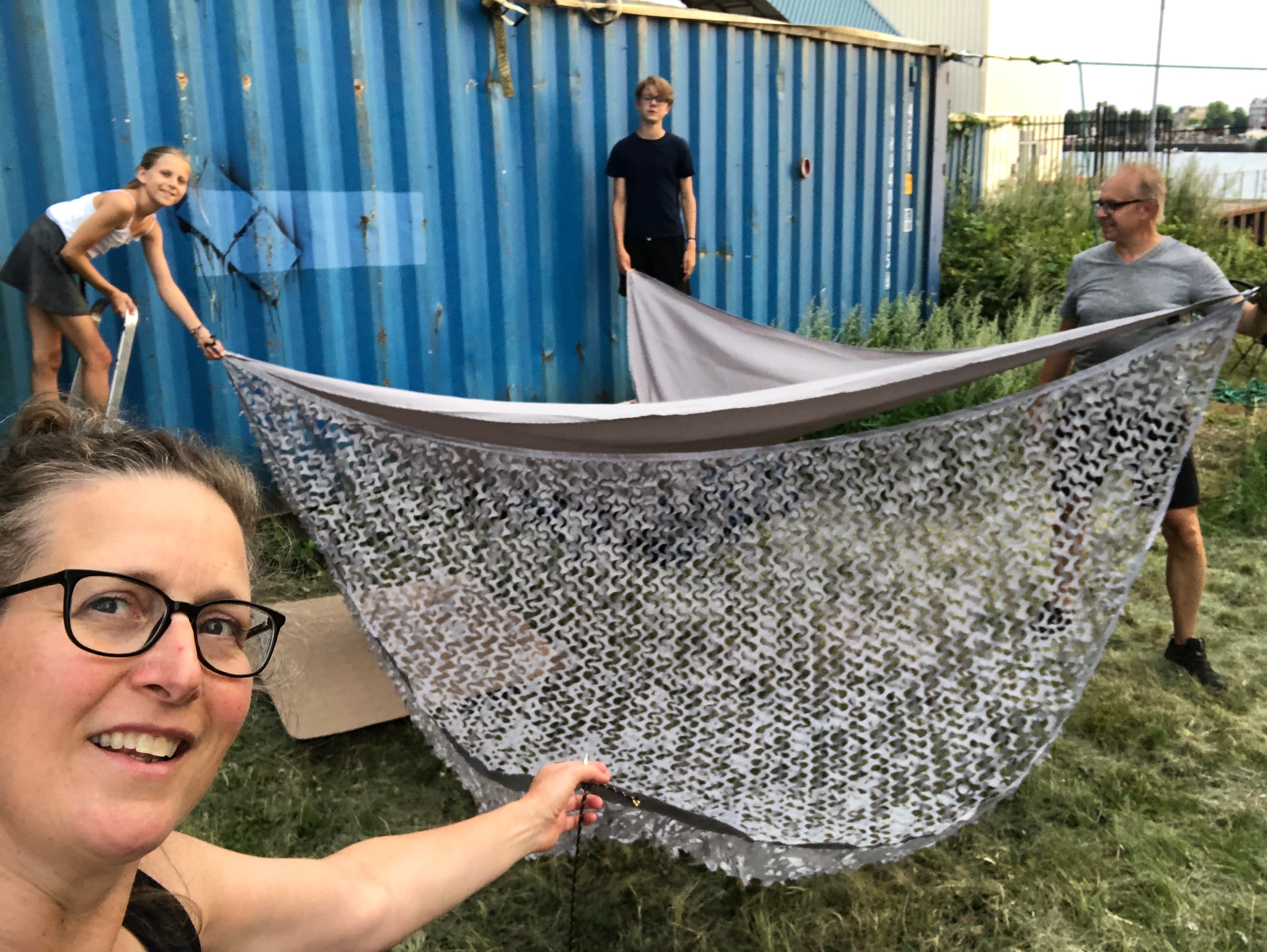 1 Schaduwdoek driehoek camouflagemateriaal met bevestiging/touw