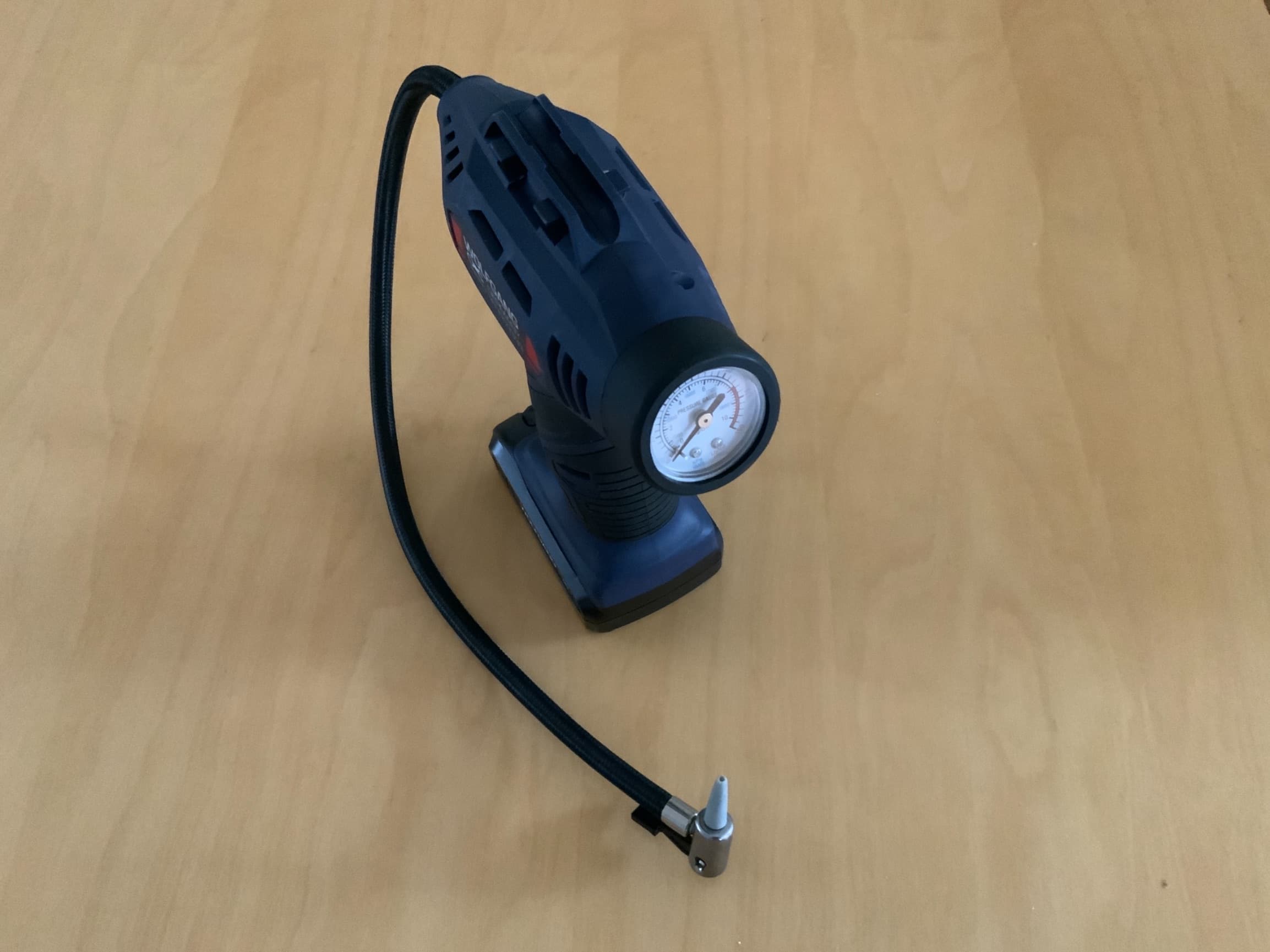 Elektrisch pomp voor bal of banden