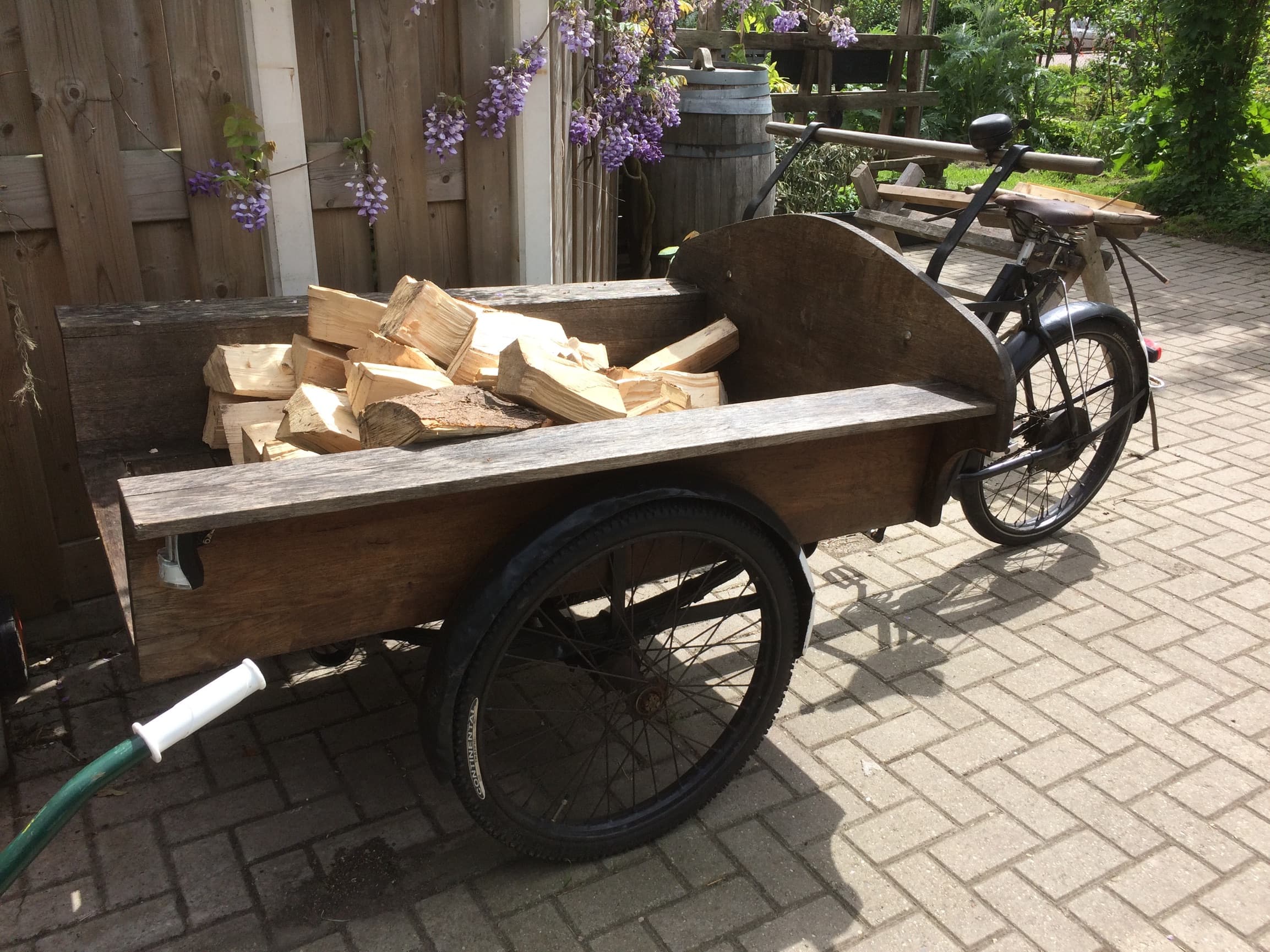 Ouderwetse gedegen Bakfiets