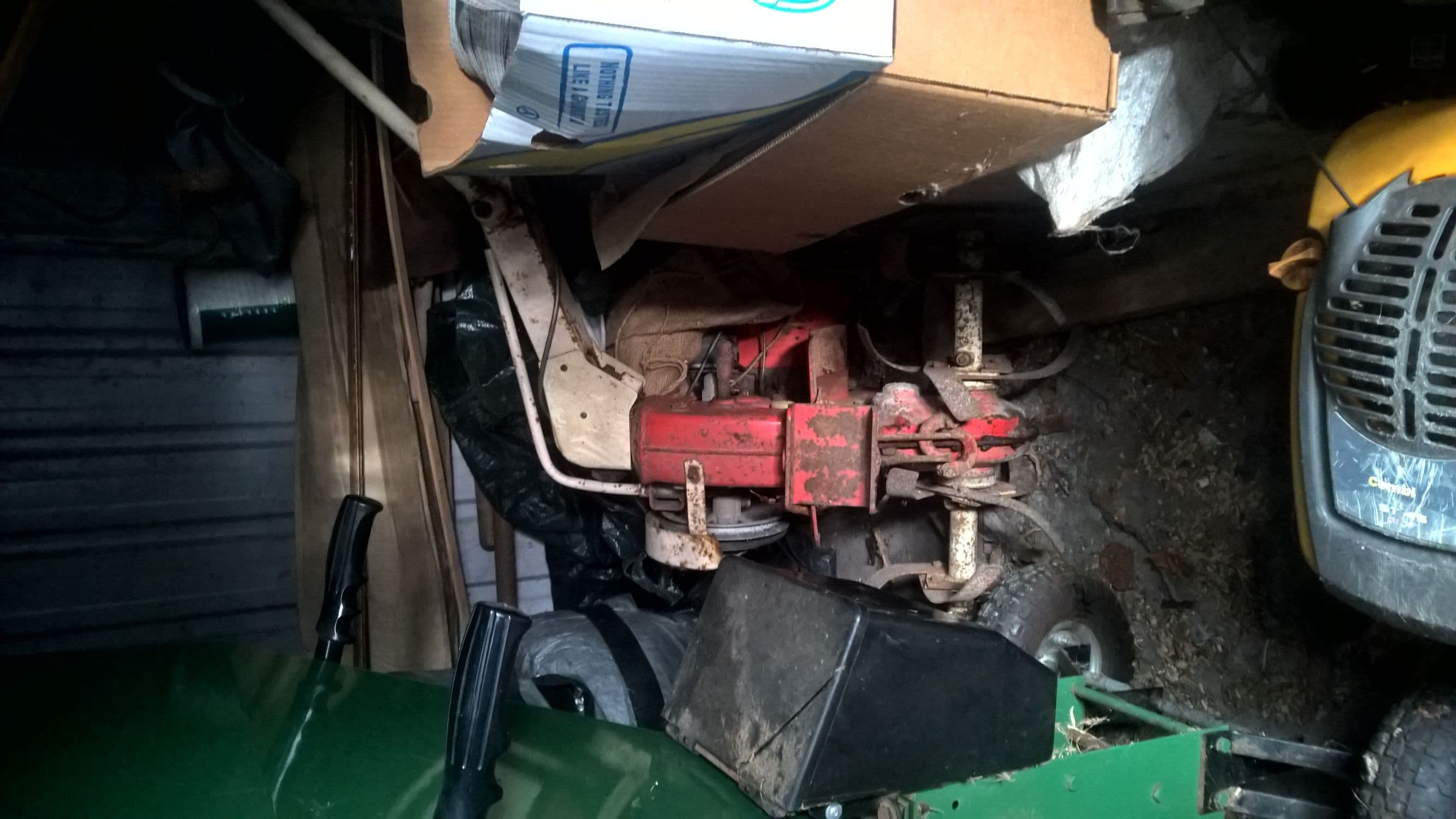 Motoculteur Shibaura  met ploeg ,frees , sneeuwschild,en frees
