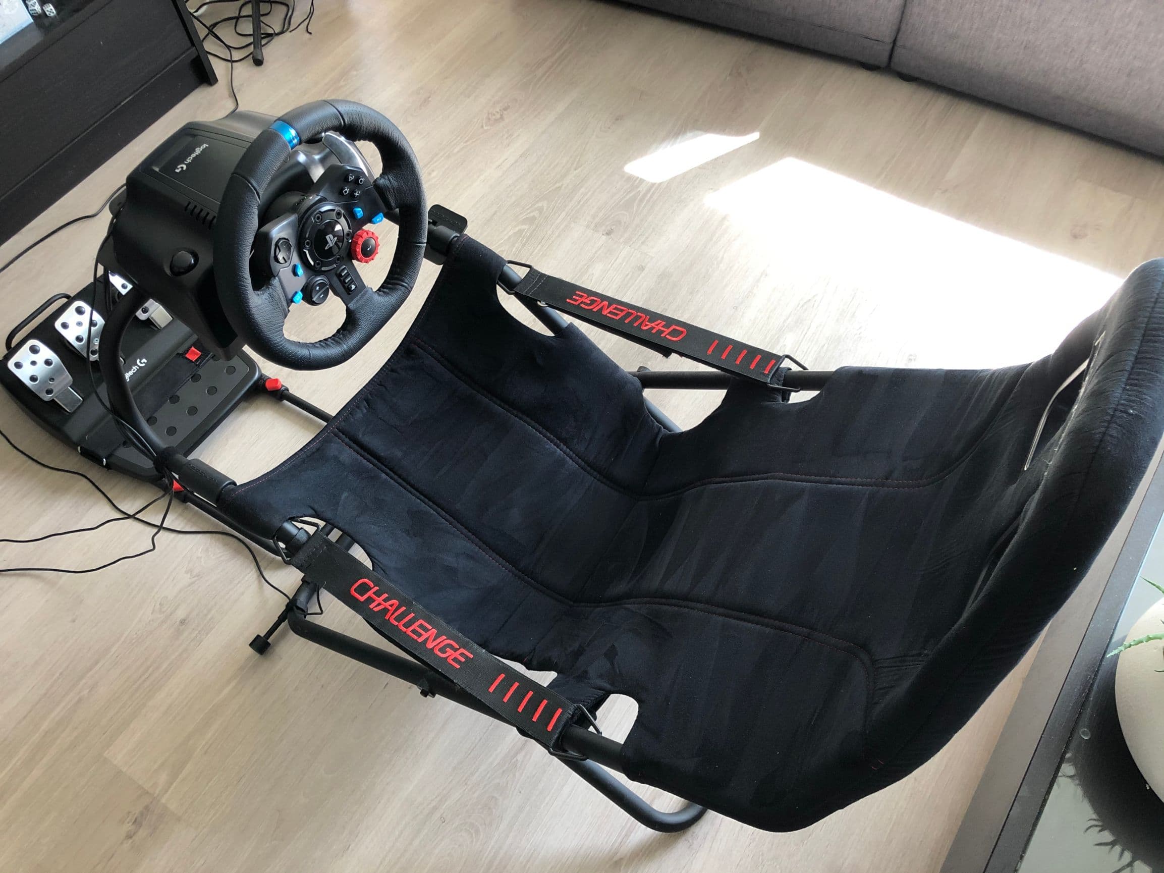 Playseat met racestuur en pedalen