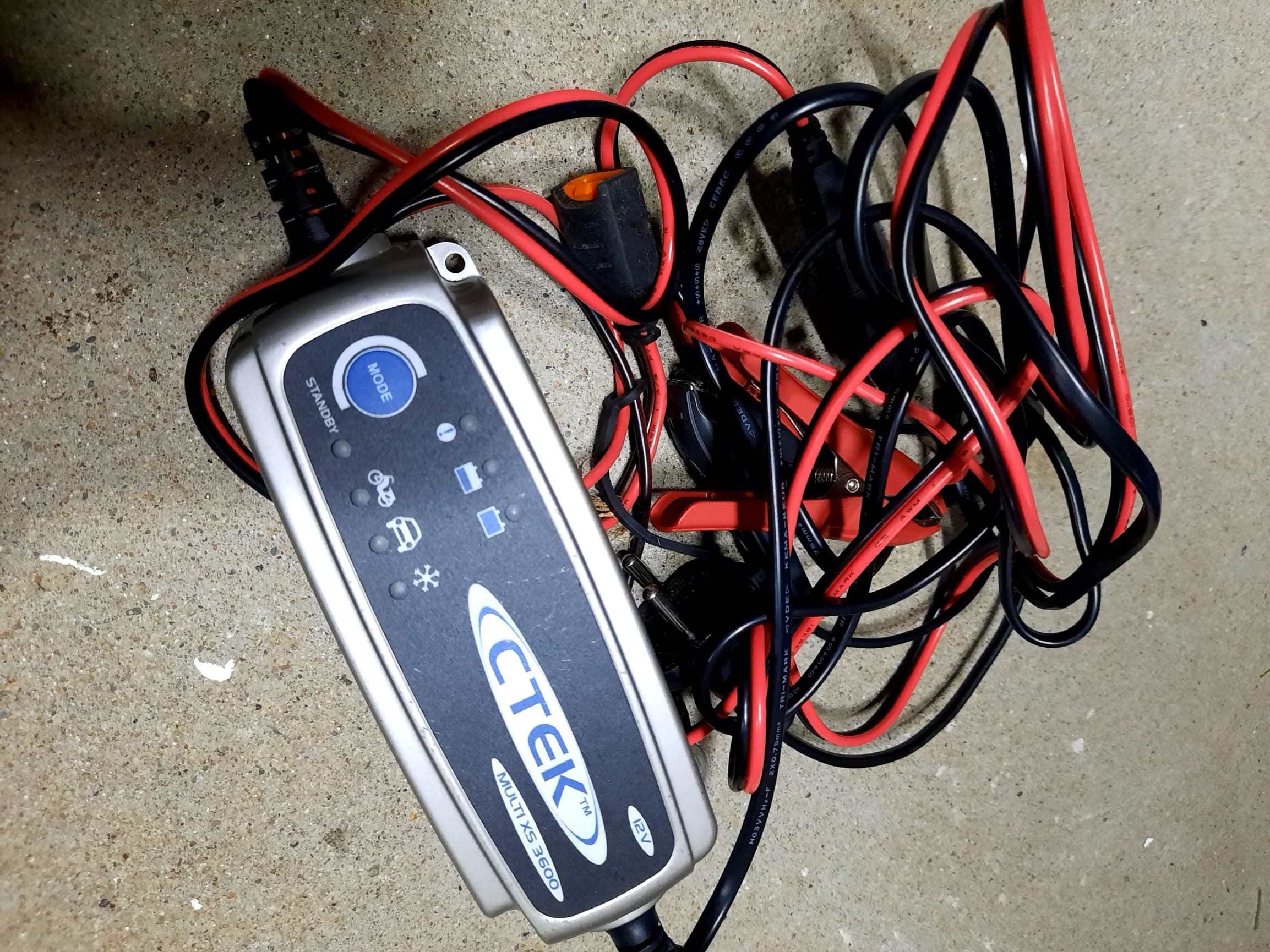 Druppellader 12V max 120Ah