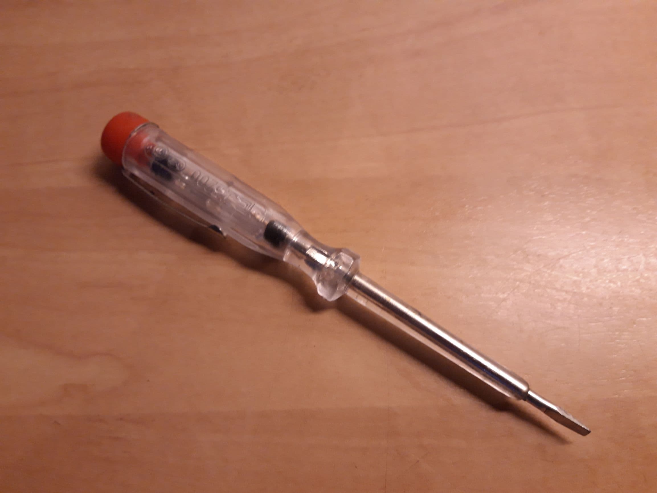 Kleine schroevendraaier met spanningszoeker
