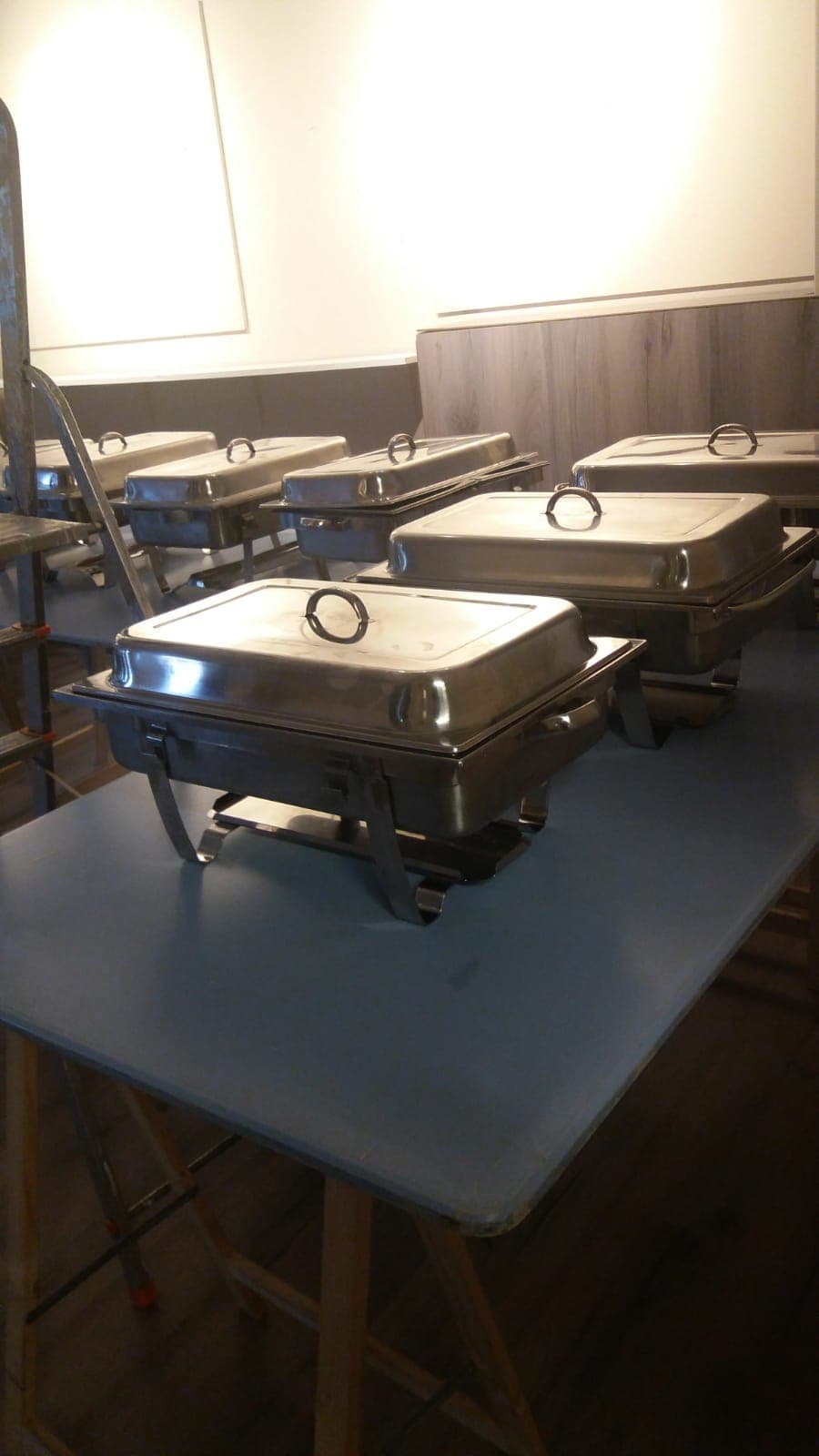 Chafing dishes