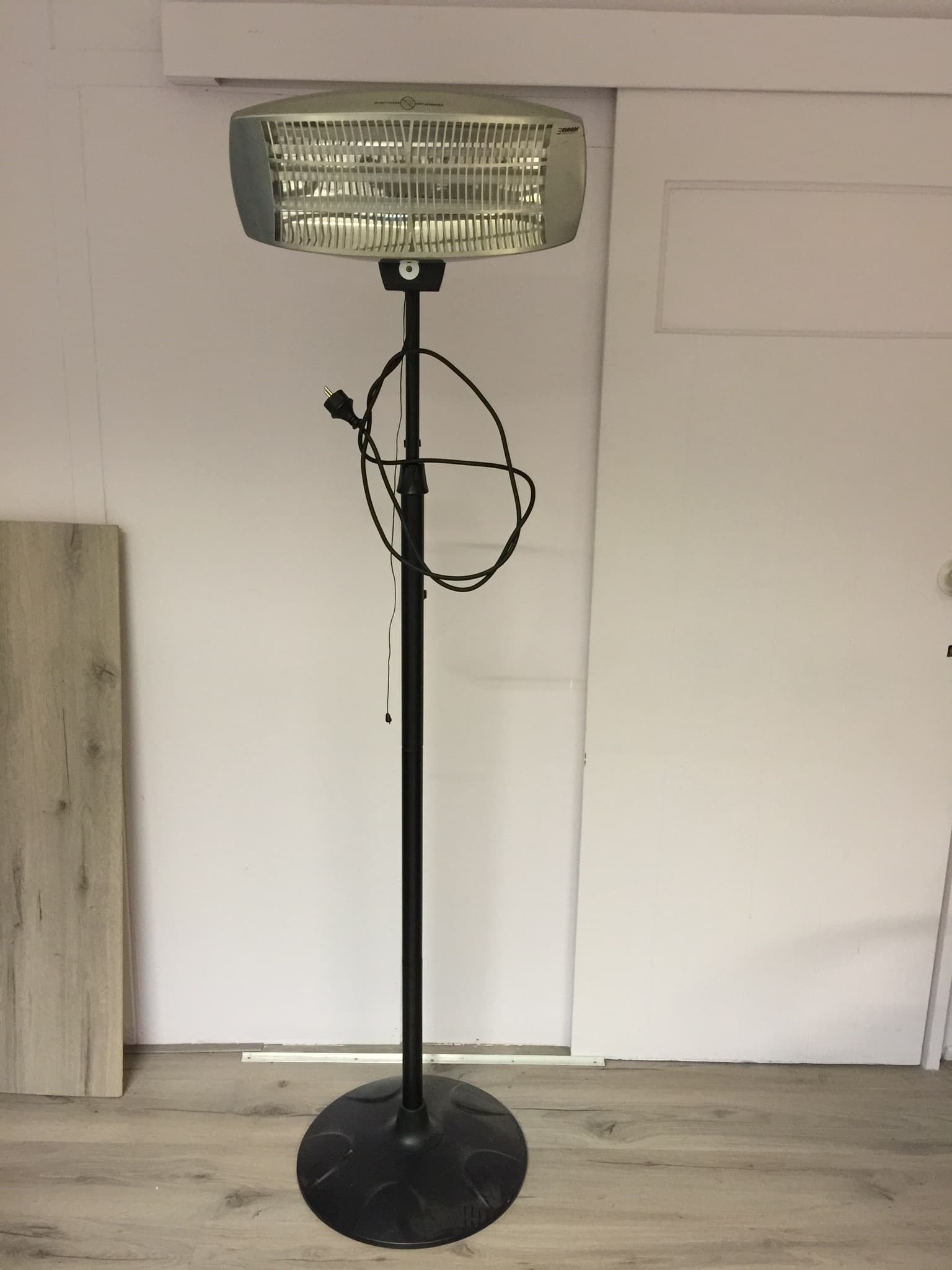 Elektrische staande terrasverwarmer