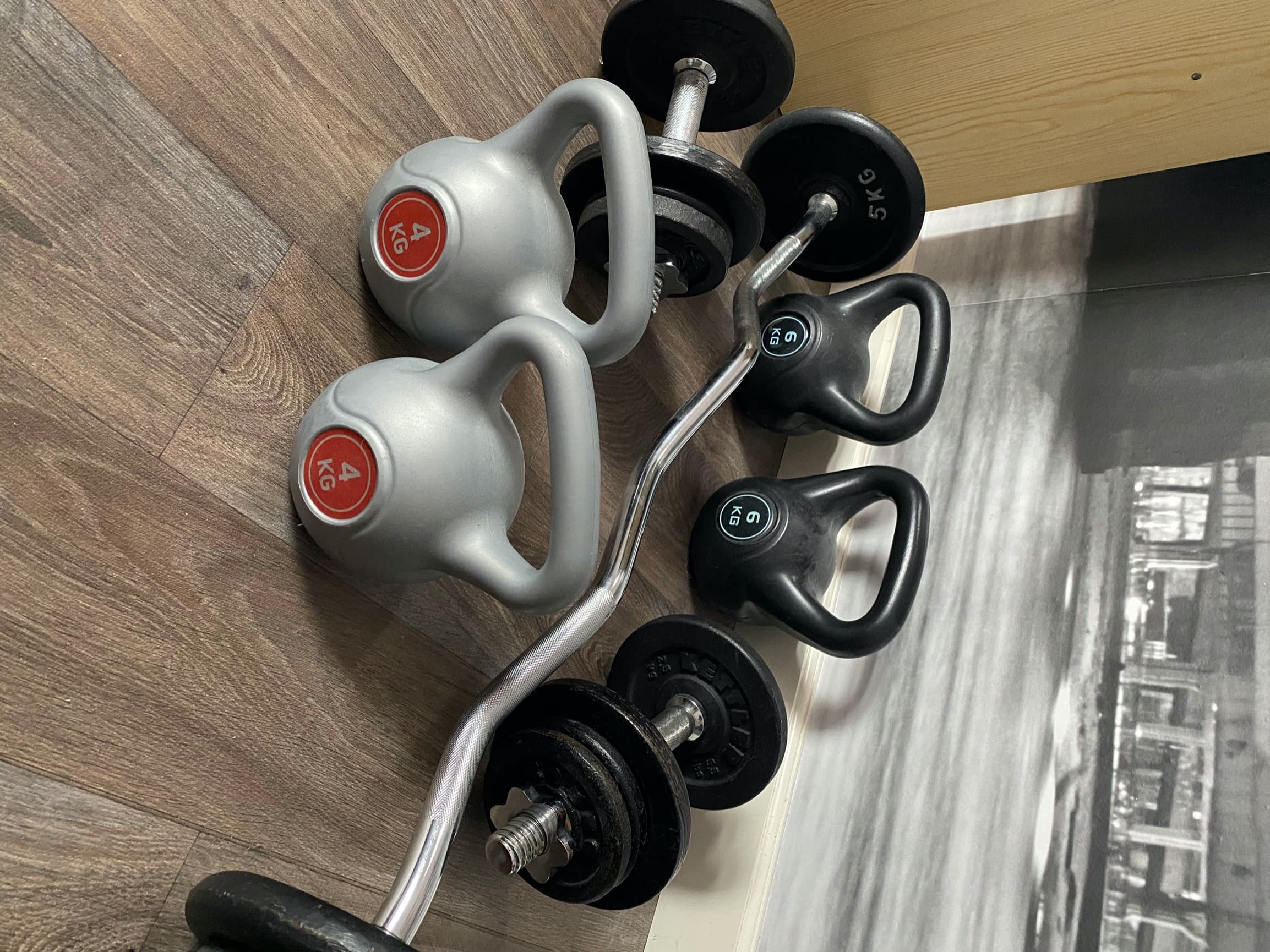 Stang + ketllebells + dumbells incl. gewichten