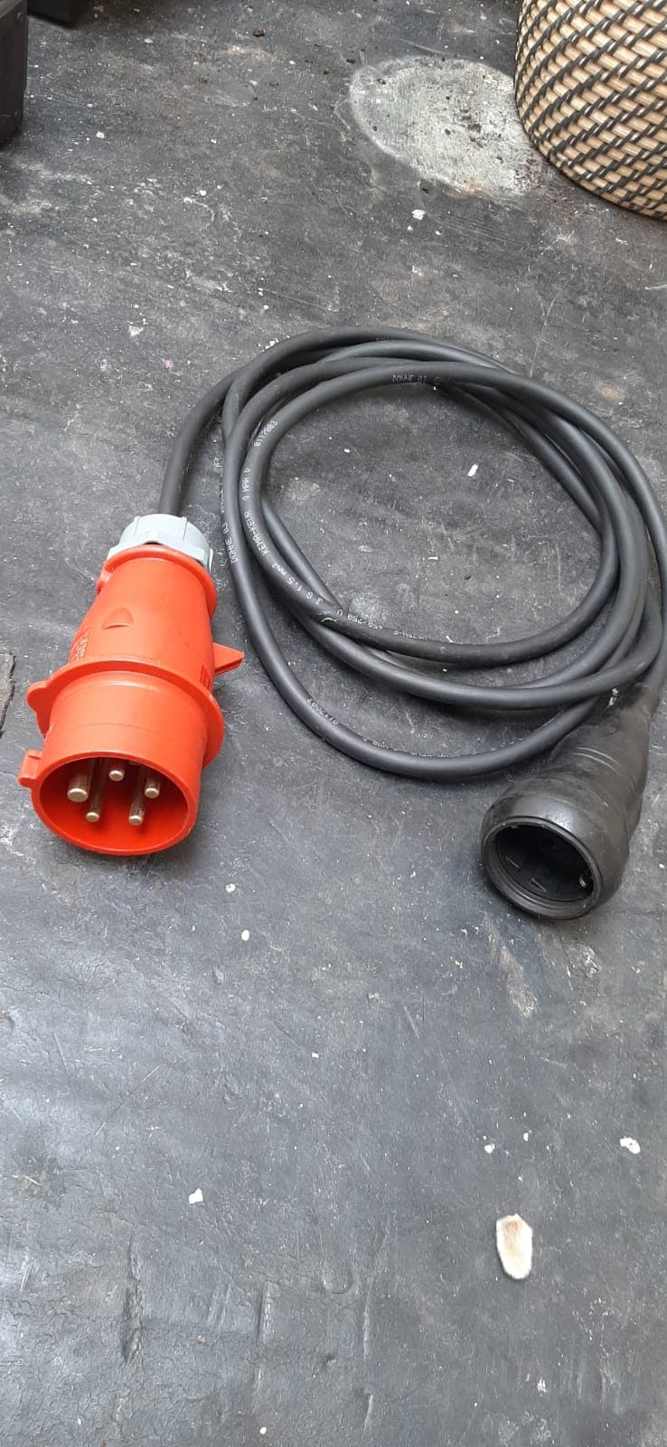 Krachtstroon kabel  naar 220v kabel
