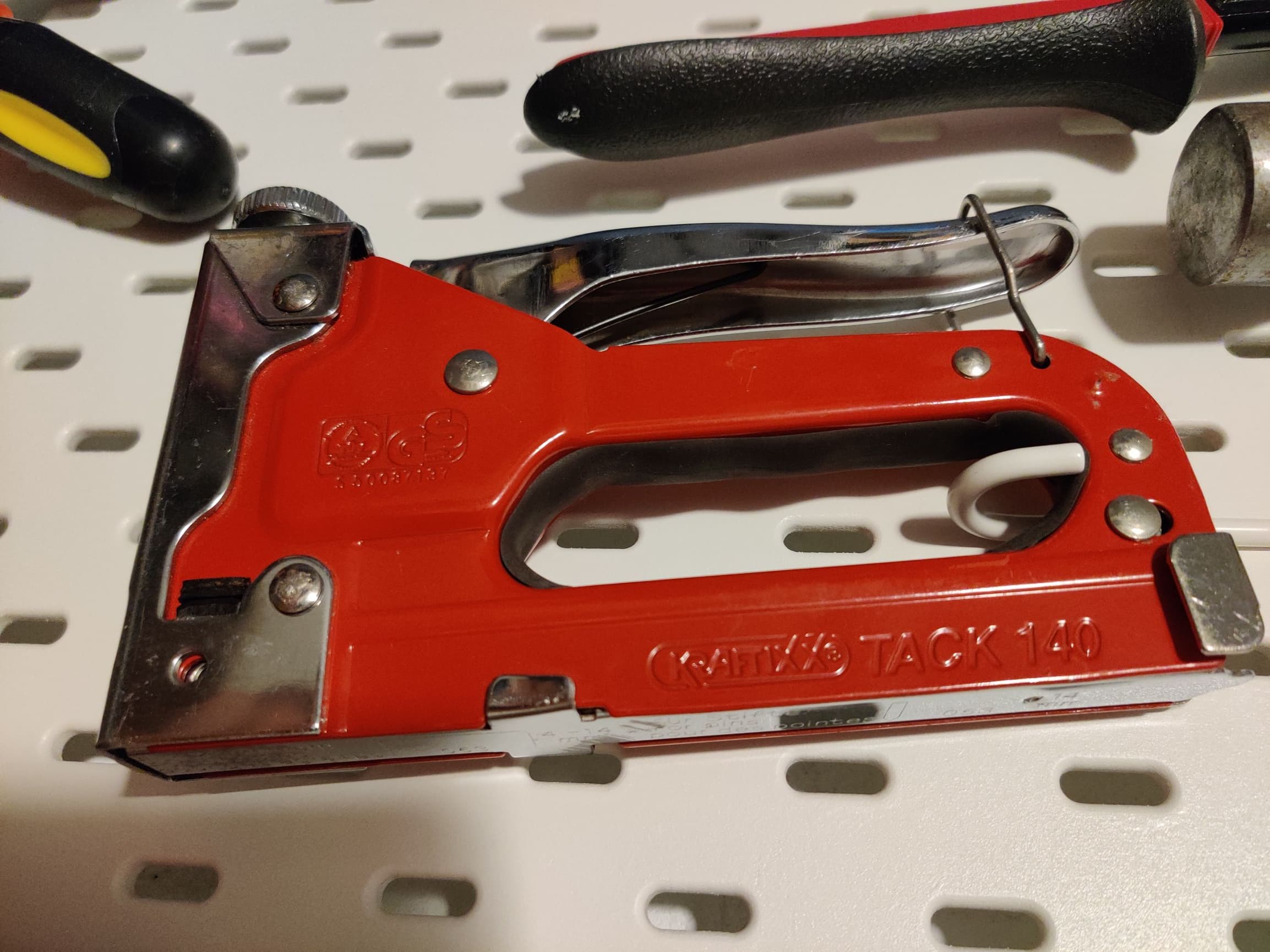 Nietmachine / hand tacker