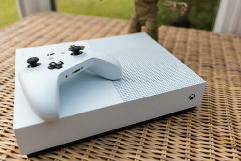 Xbox One S