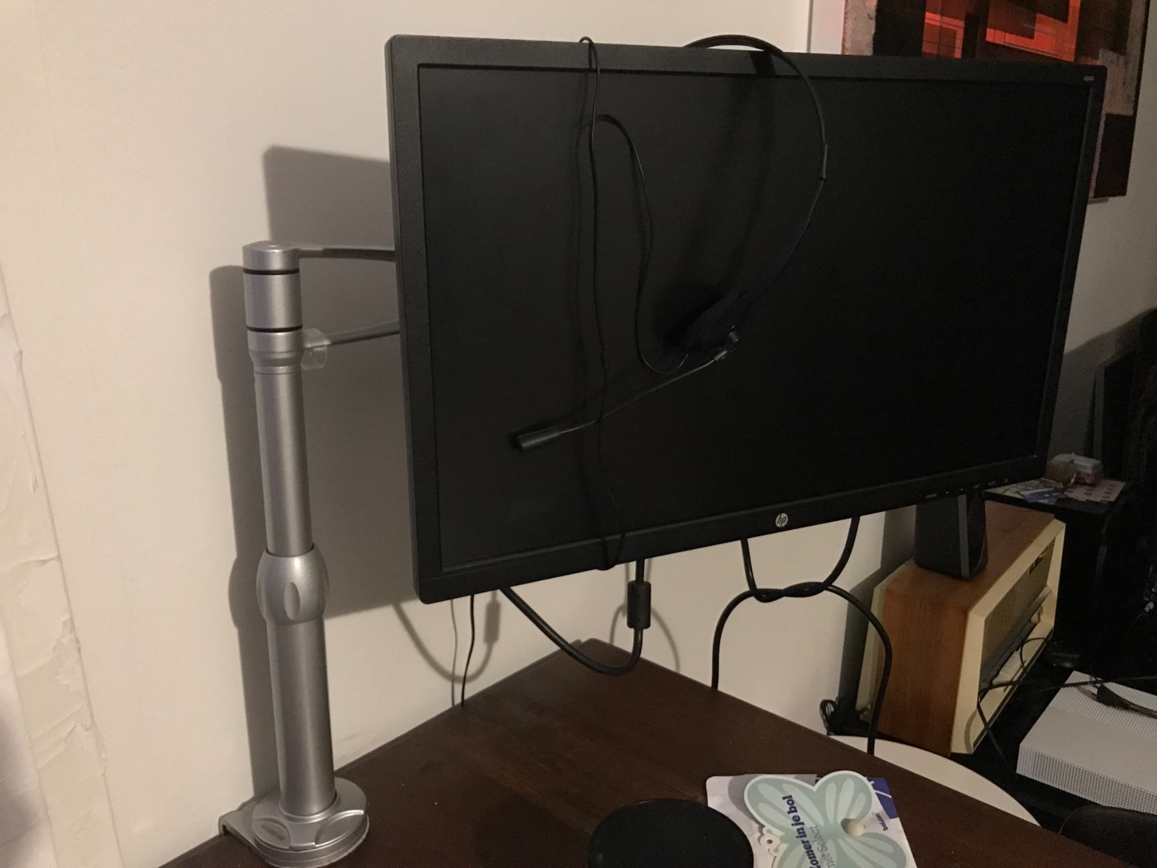 Monitor met bureaustandaard