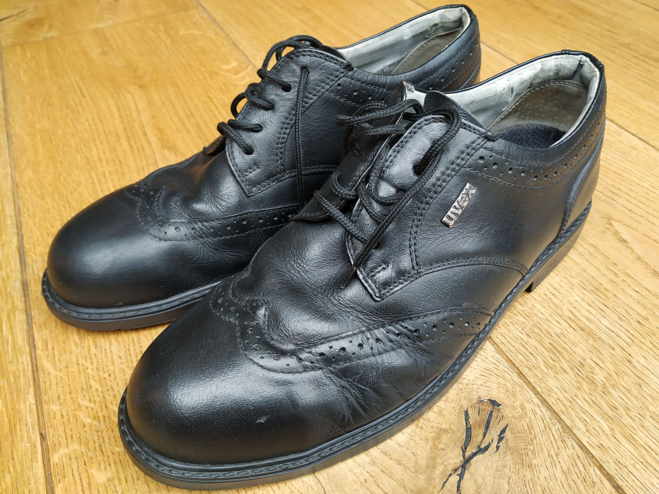 Veiligheidsschoenen met stalen neus maat 43