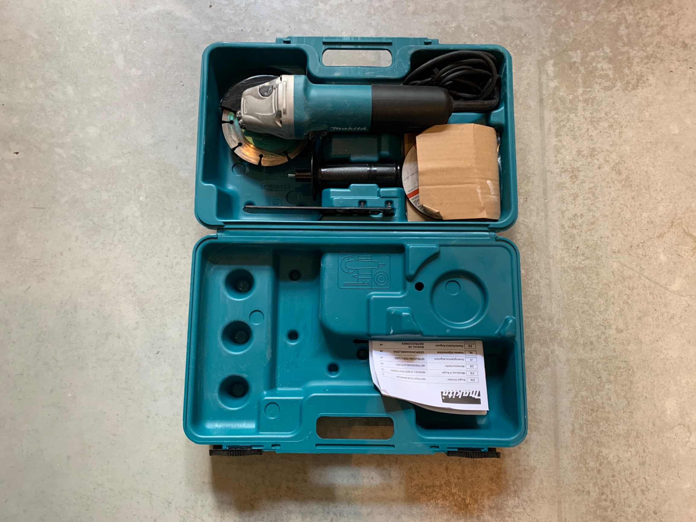 Makita Haakse Slijper 125mm (slijptol)