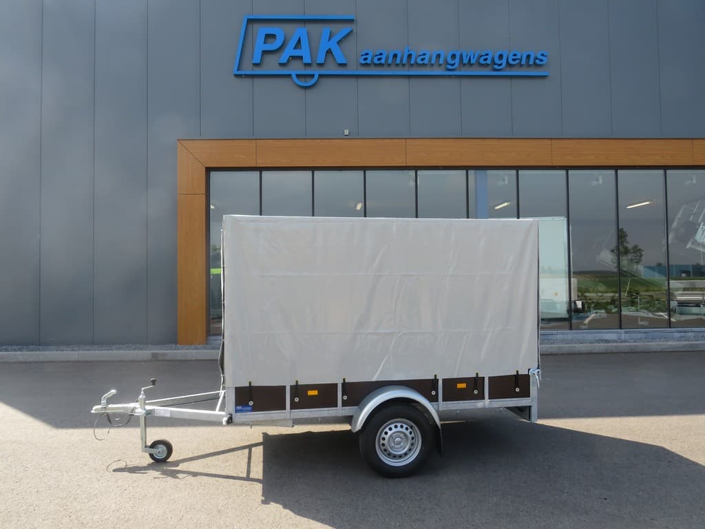 Aanhanger open of dicht (enkelasser dus iedereen mag erin rijden)