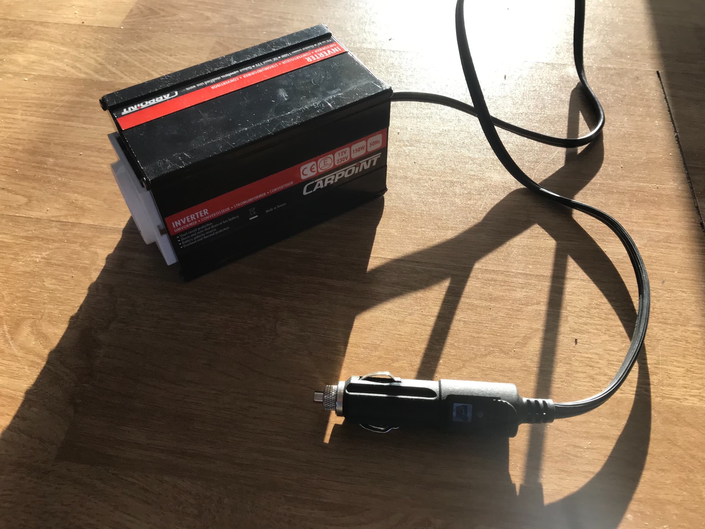 Stroomomvormer auto 