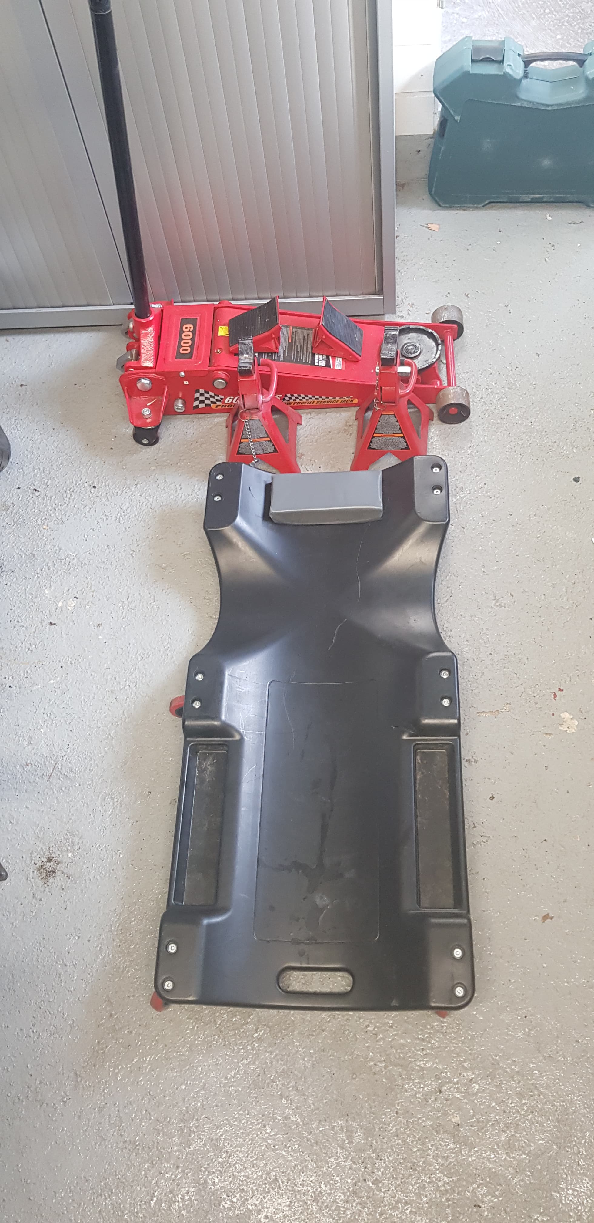 Garage krik set ook voor lage auto,s