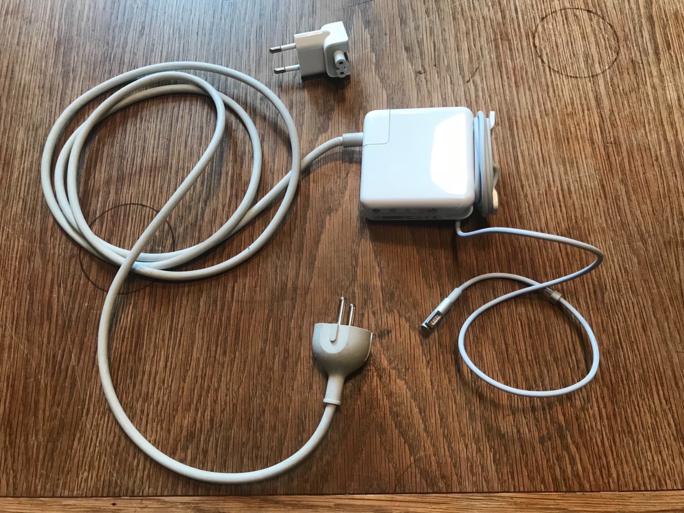 Macbook adapter