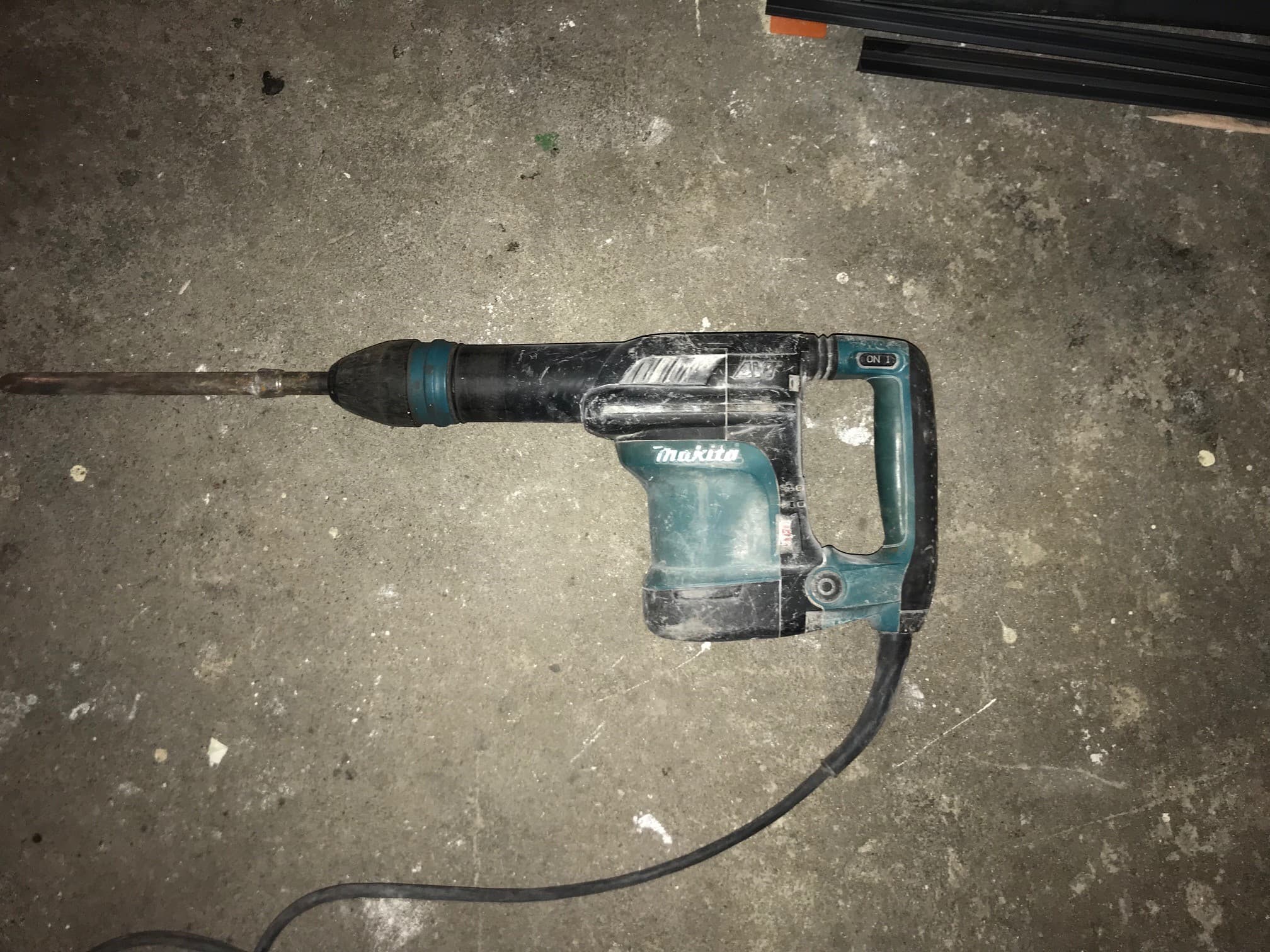 Makita Breekhamer Sloophamer 1100W huren
