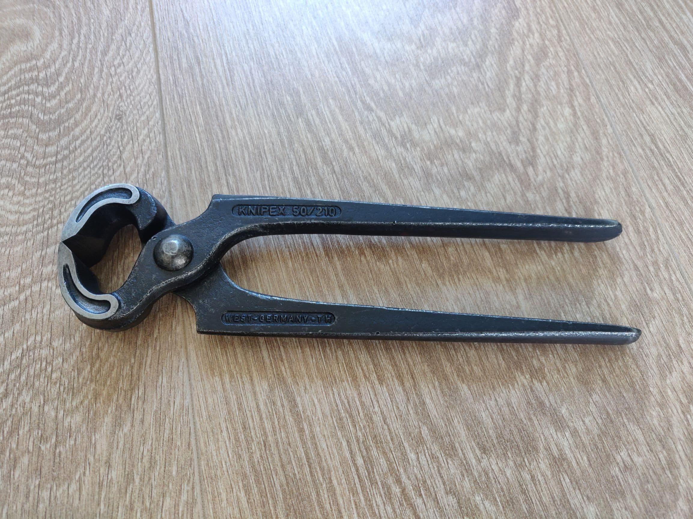 nijptang 210 mm
