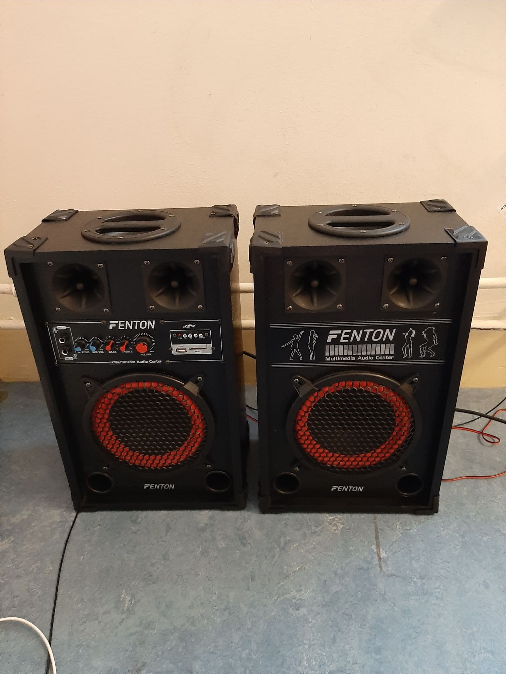 Speakers (Bluetooth) 