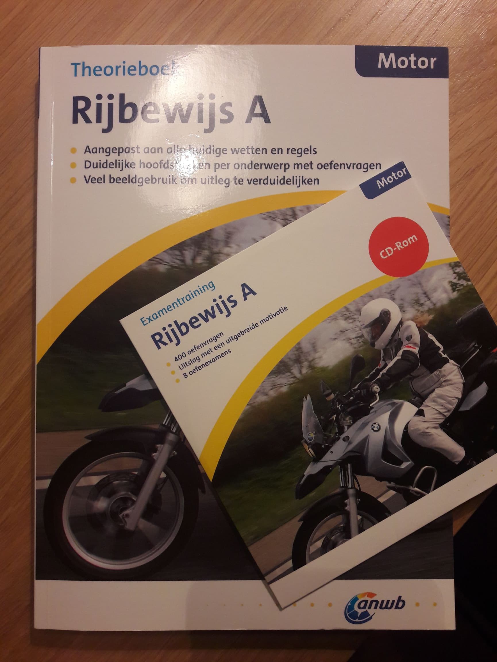 Theorieboeken motor
