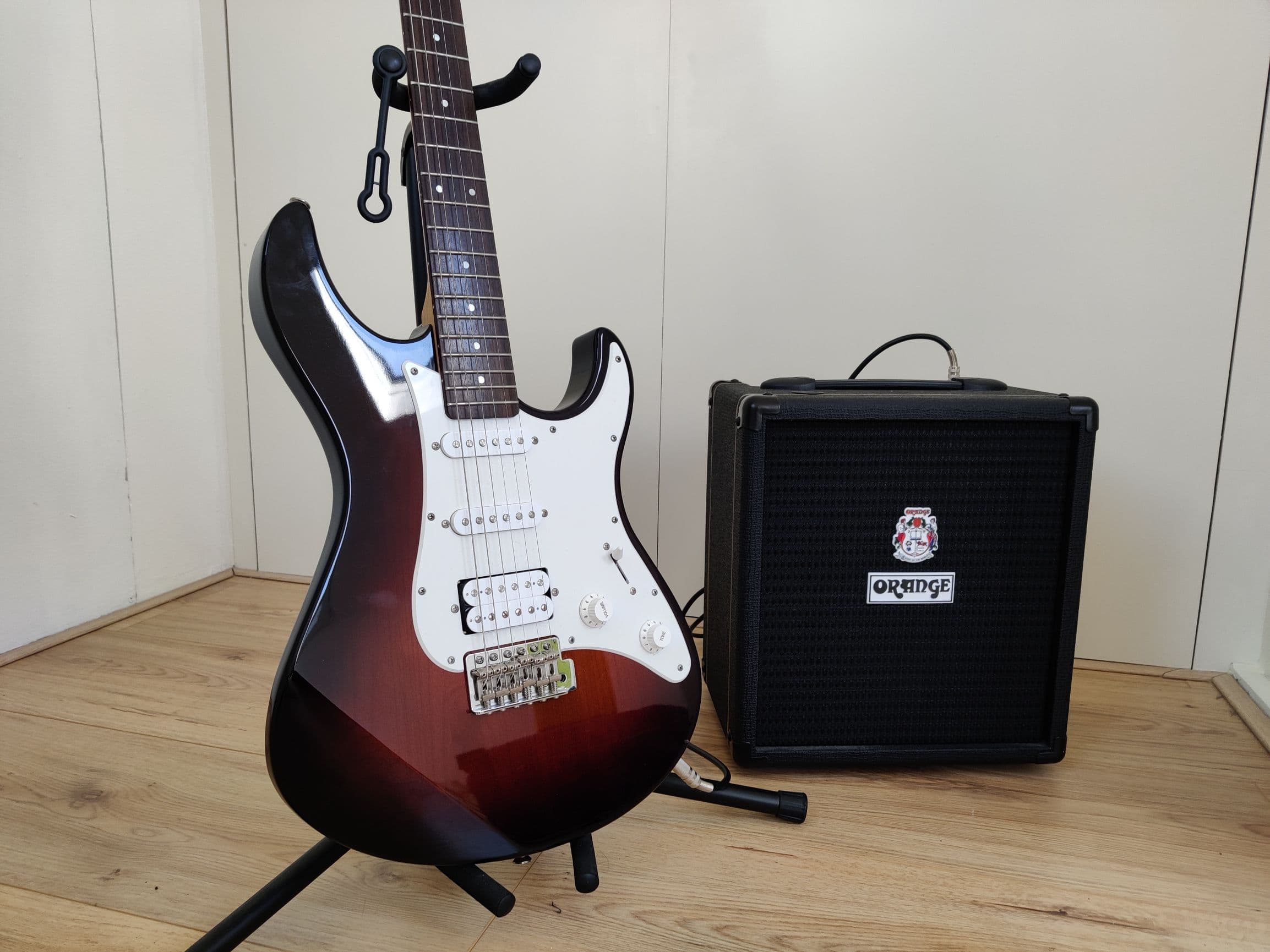 Yamaha Pacifica 012 Guitar | Orange Crush Bass 25 Amp | Elektrische gitaar + Versterker | Alles wat je nodig hebt! |