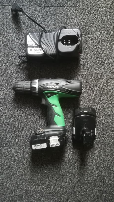Accuschroefboor Hitachi - 18V  1.5Ah + extra batterij + lader