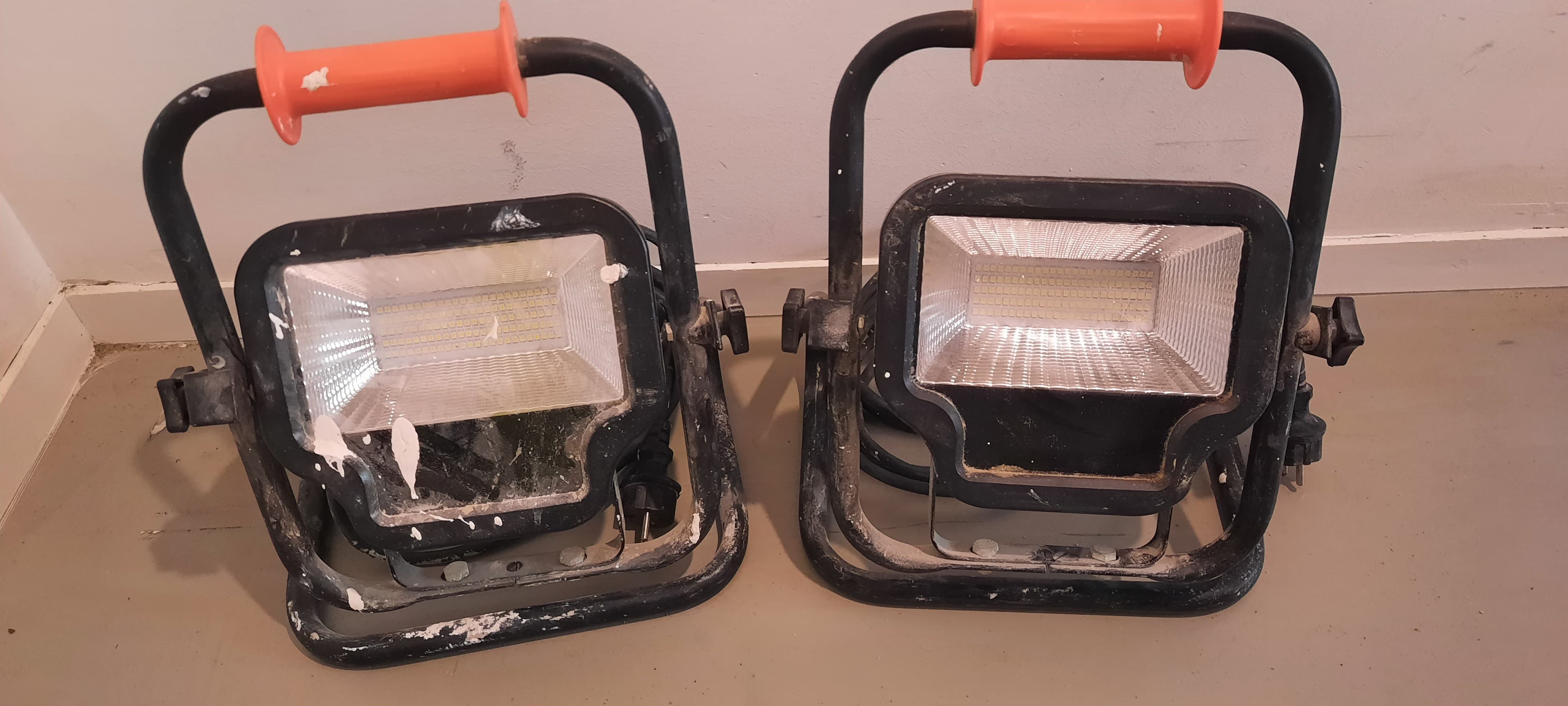 2x led bouwlamp met gronstatief en 3m kabel