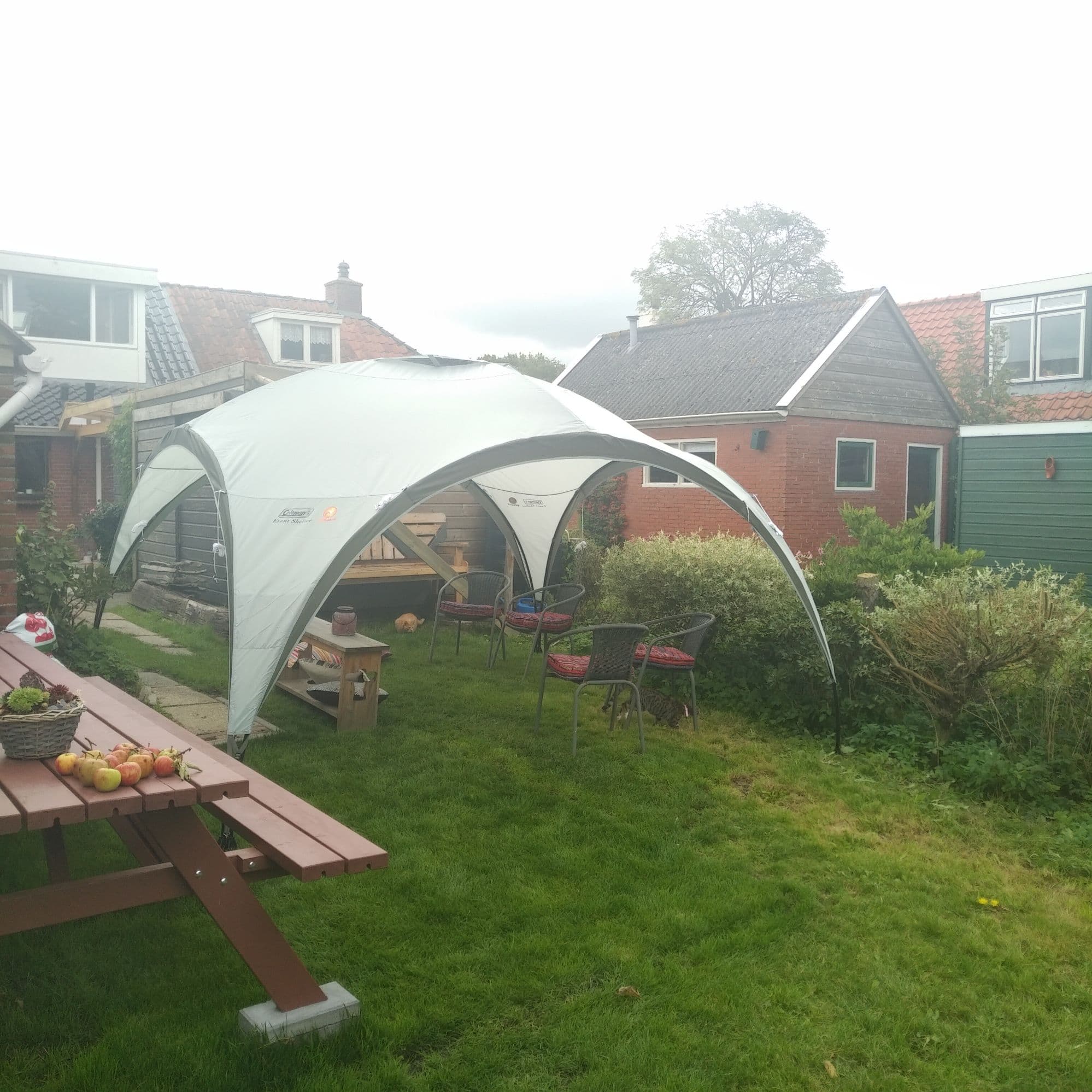 Prachtige, moderne Coleman shelter/feesttent/partytent/tarp