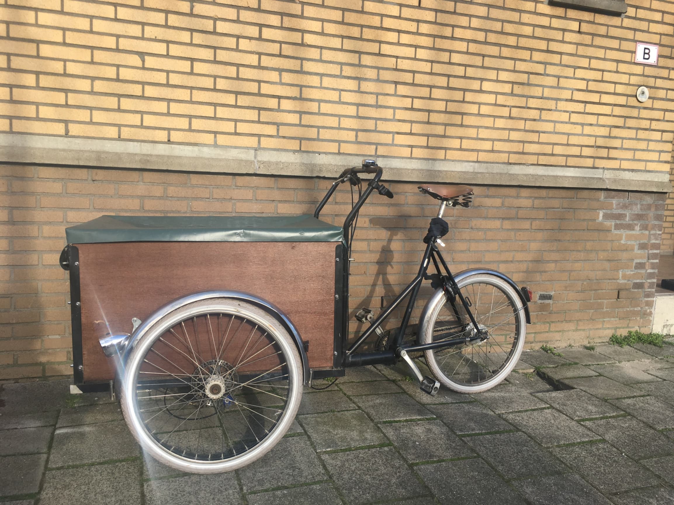 Degelijke Christiania driewieler bakfiets met 3 versnellingen en ruime bak