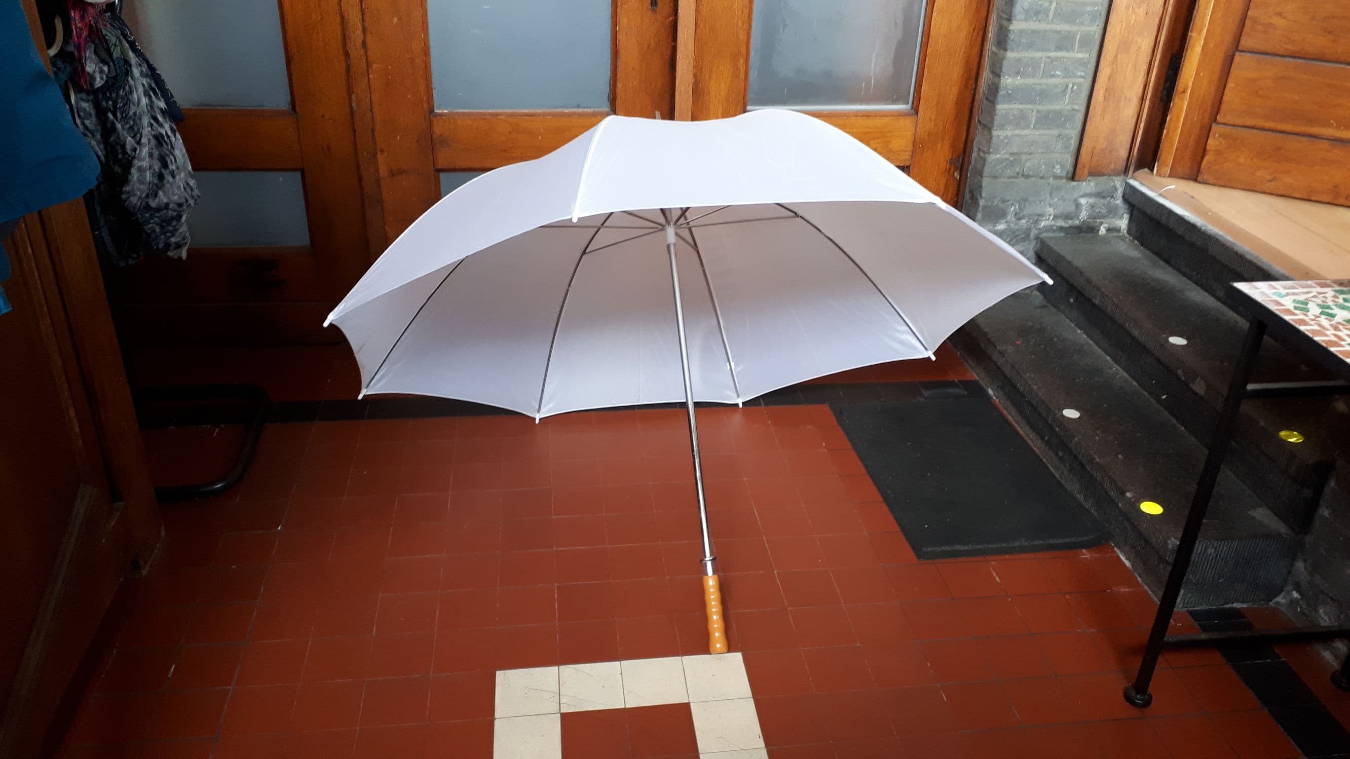 grote (golf)paraplu wit/geel