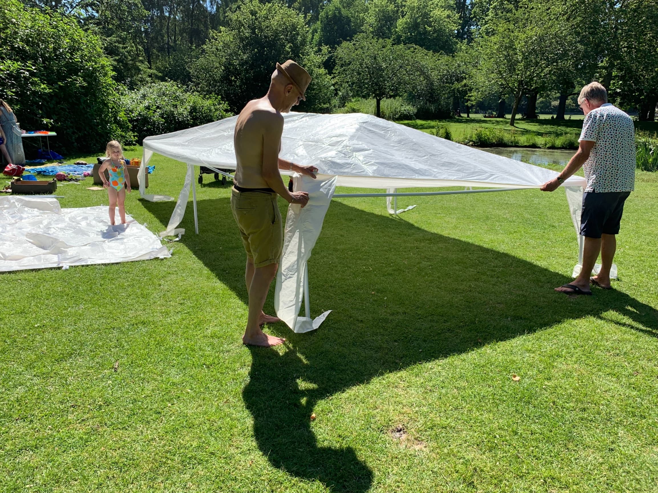 Partytent / stretch tent