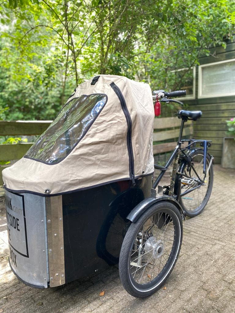 Bakfiets om kinderen/babies  te vervoeren / Bakfiets to transport kids/babies