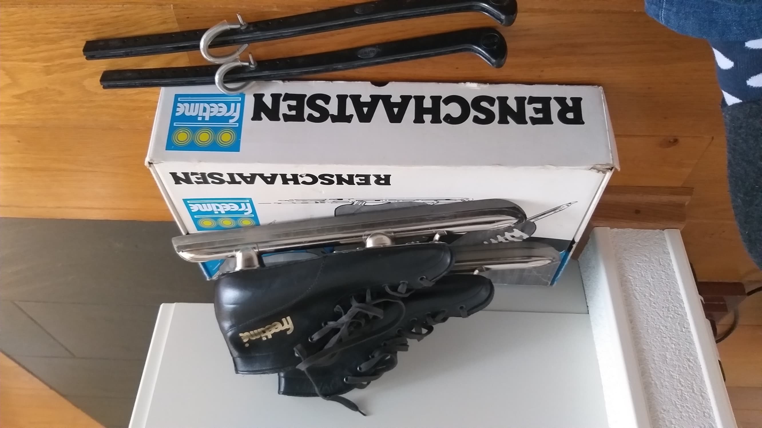 Lage Noren met lederen schoenen, maat 41