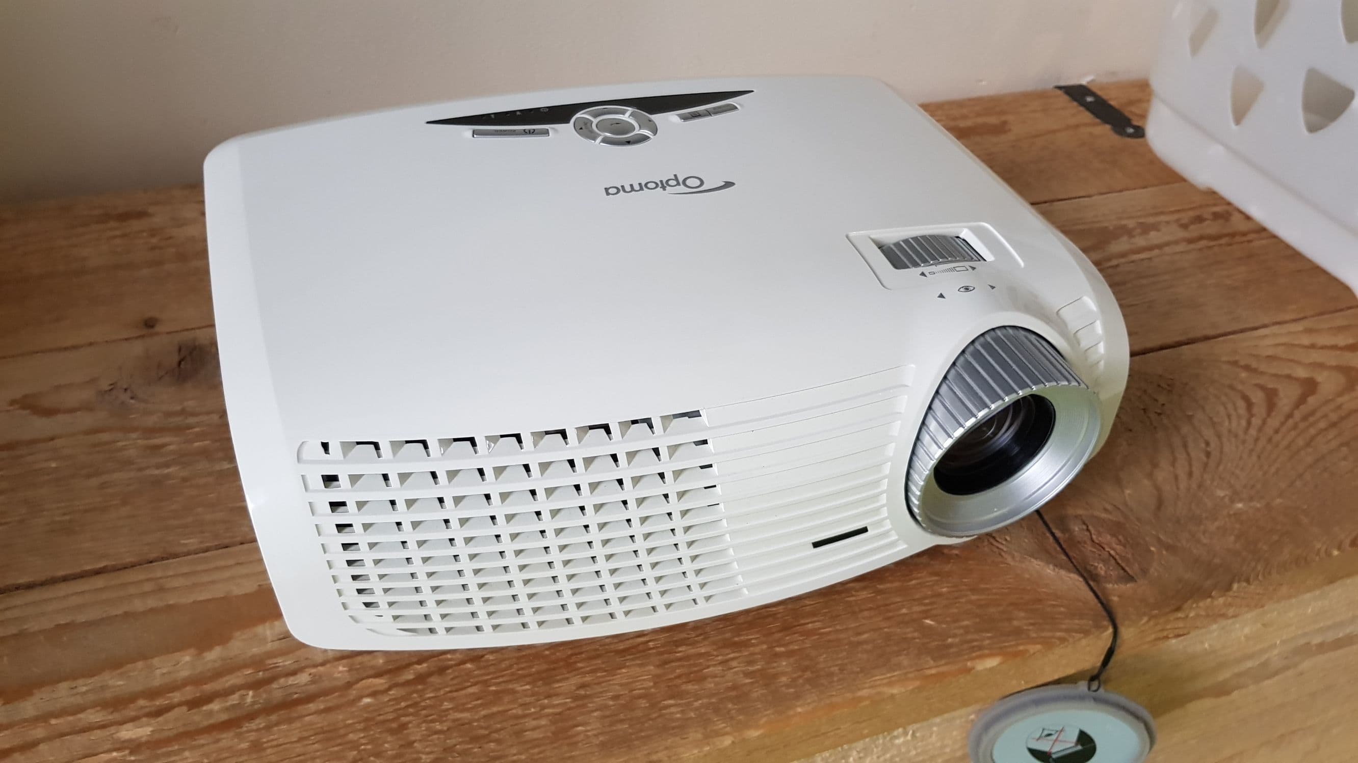 Zeer goede Full-HD Beamer (incl HDMI & VGA kabels, zonder speaker) 