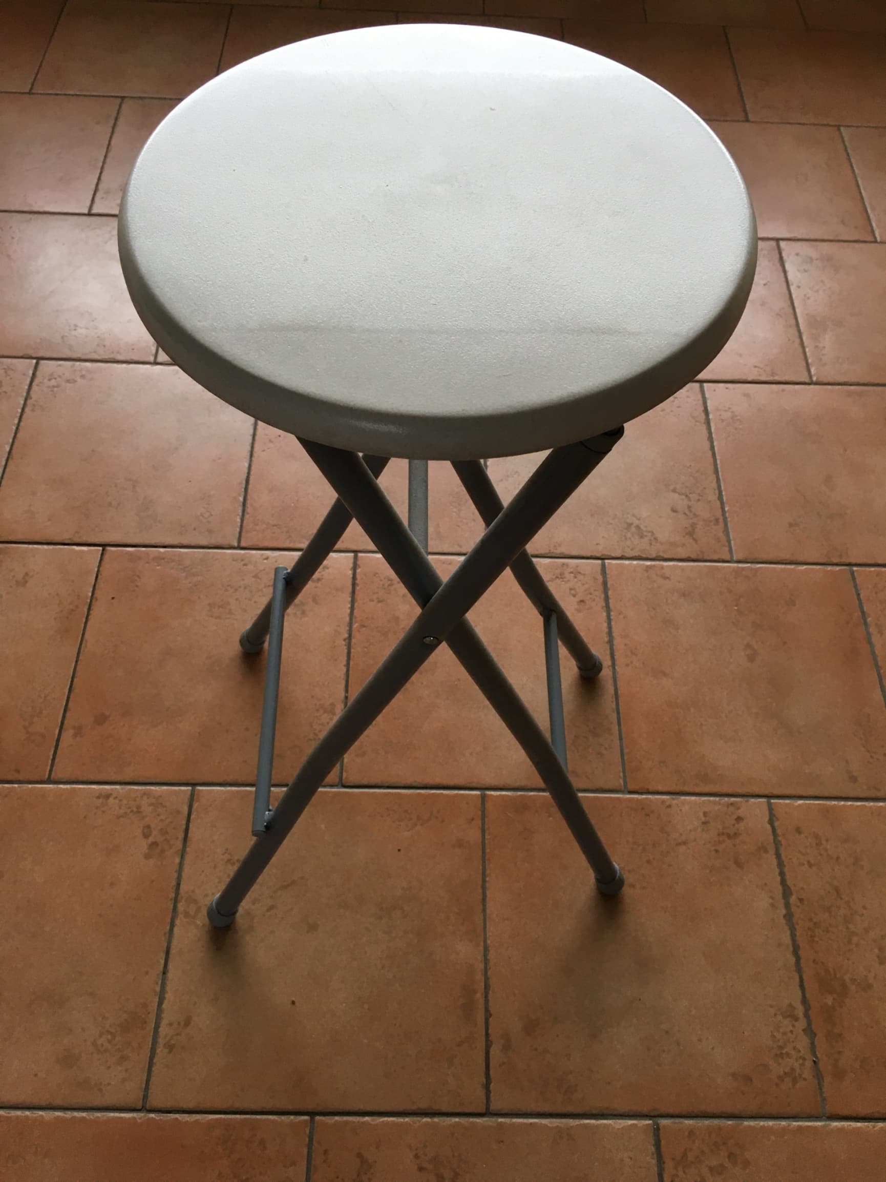 Kruk(2stuks) , inklapbaar, hoogte 70 cm, diameter 30 cm 