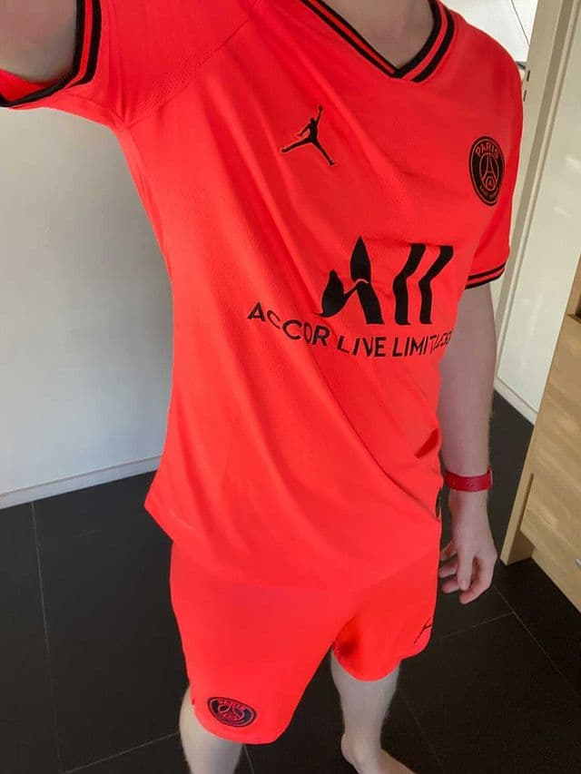 Voetbaltenue
