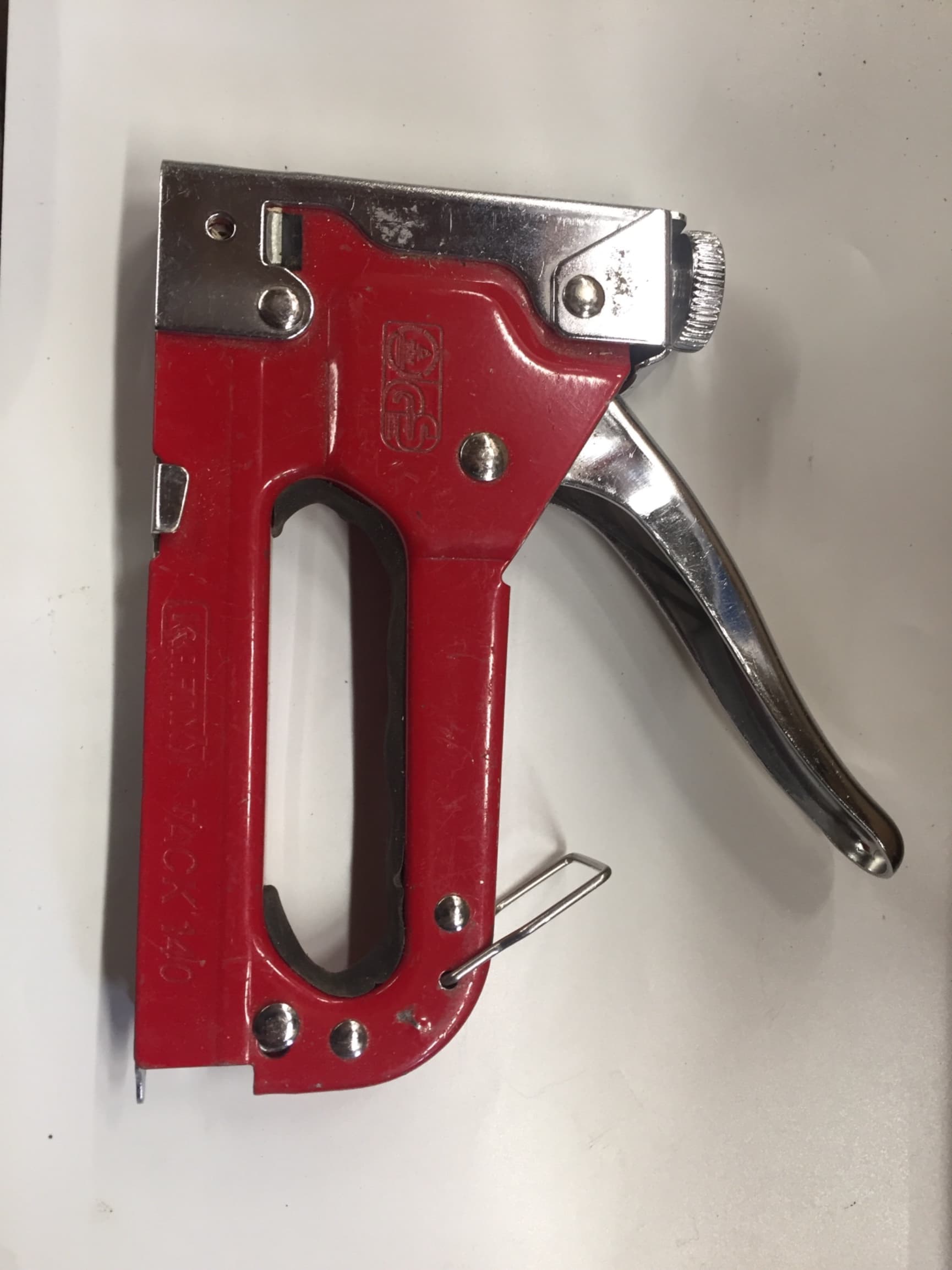 Handtacker voor nieten
