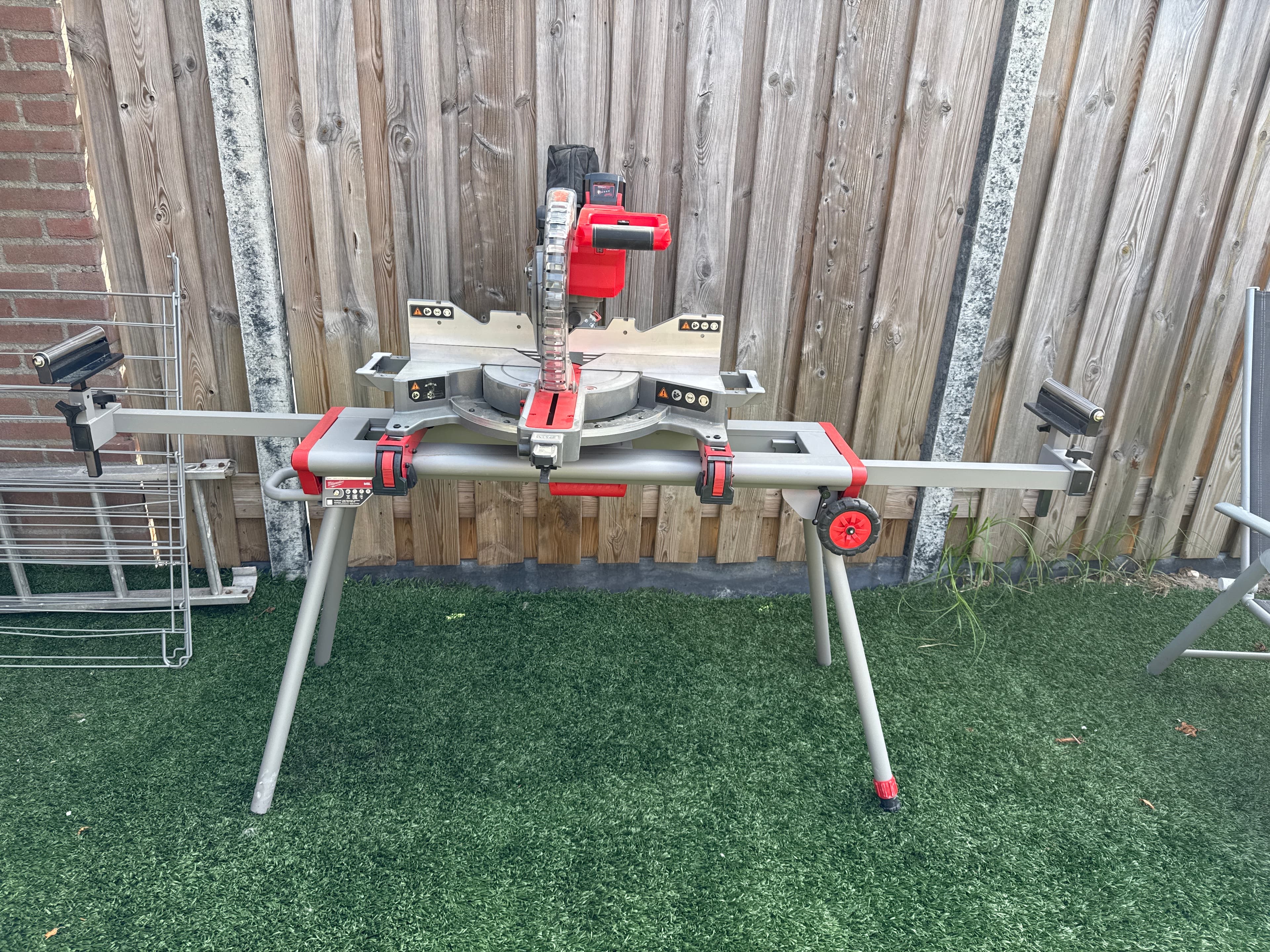Zaagtafel verrijdbaar met 2 accu’s